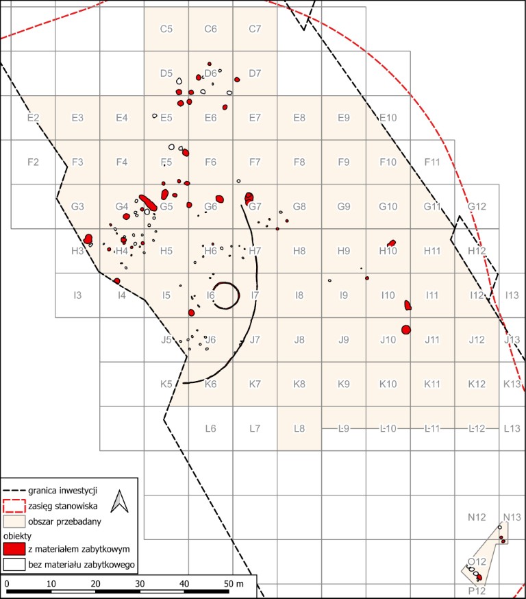 Sanok, stan. 58. Plan stanowiska z zaznaczonymi obiektami z materiałem zabytkowym w wypełniskach.